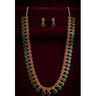 Mango Necklace Green